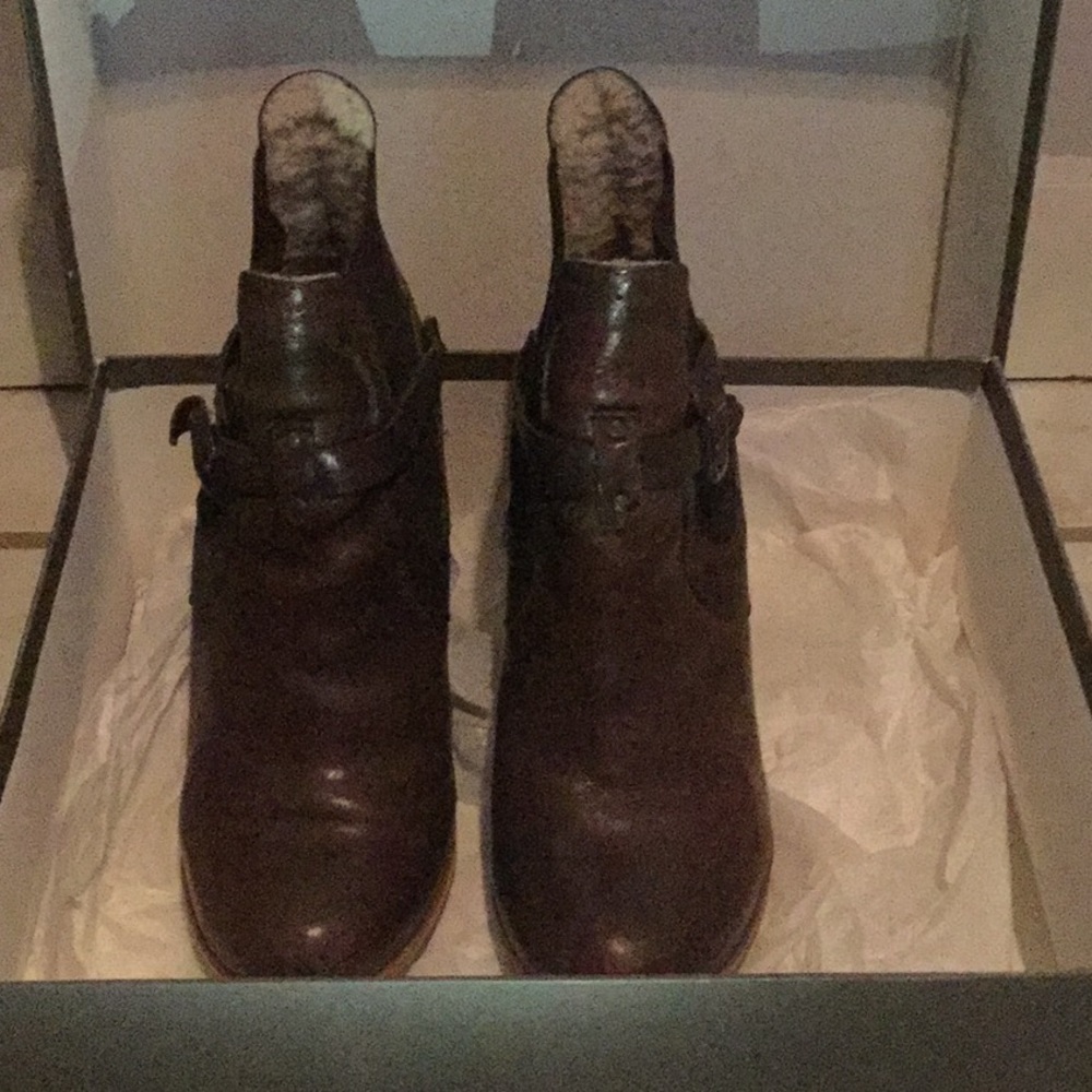 UGG Australia Bilancia Boots 👢 EUC Size 9 - Picture 5 of 8